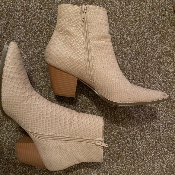 Coconut booties - Picture 3 of 5